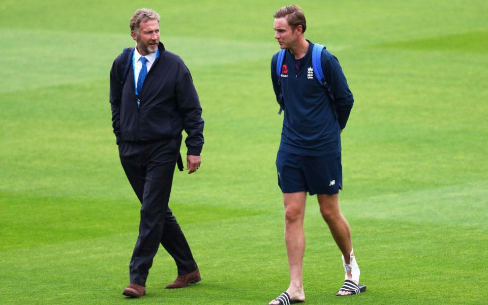 When Stuart Broad Discarded Yuvraj's Jersey Like Trash