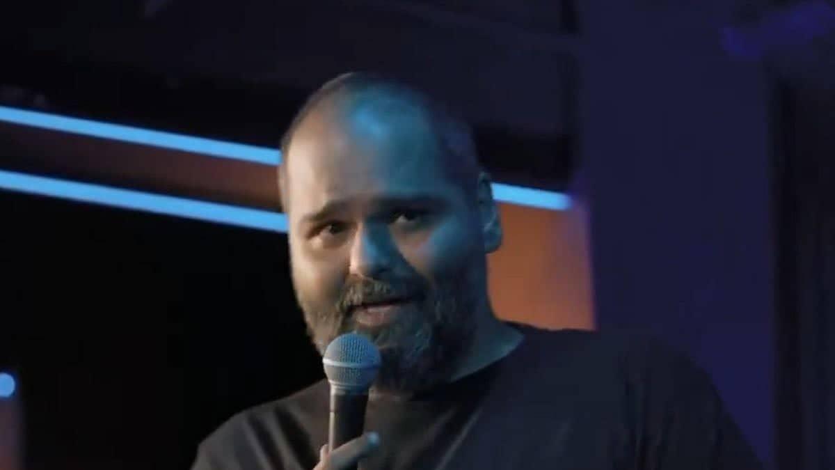 Kunal Kamra's T-Shirt Shenanigans Spark BJP and Shiv Sena Fury