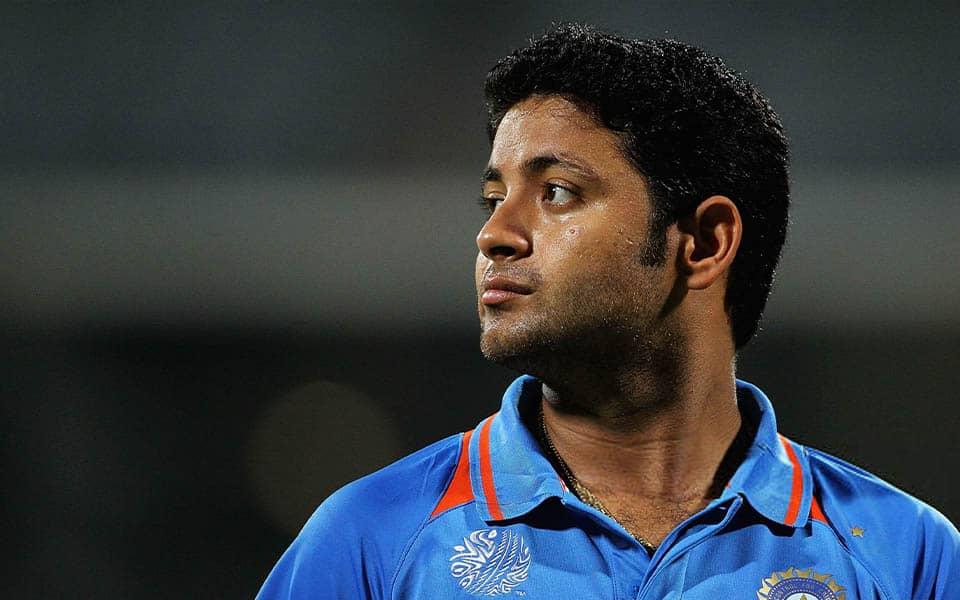 Chawla makes history: first Indian in BPL auction, fo' shizzle