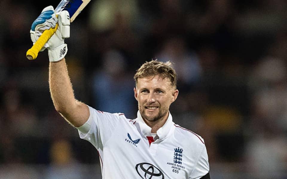 Ashes Gabba Drama: Starc 6, Root 135, England 325 for 9