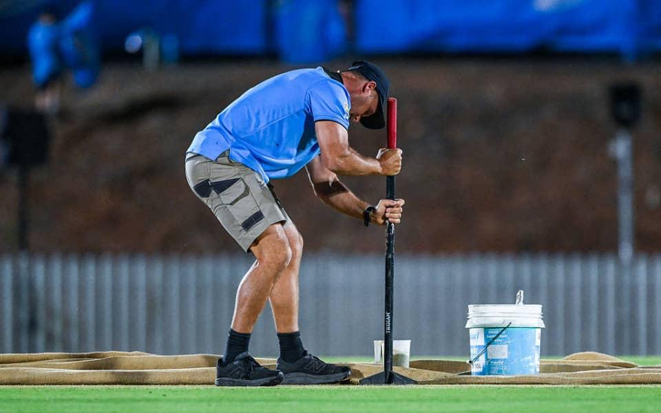 Rogue ball causes chaos: Strikers vs Hurricanes match abandoned