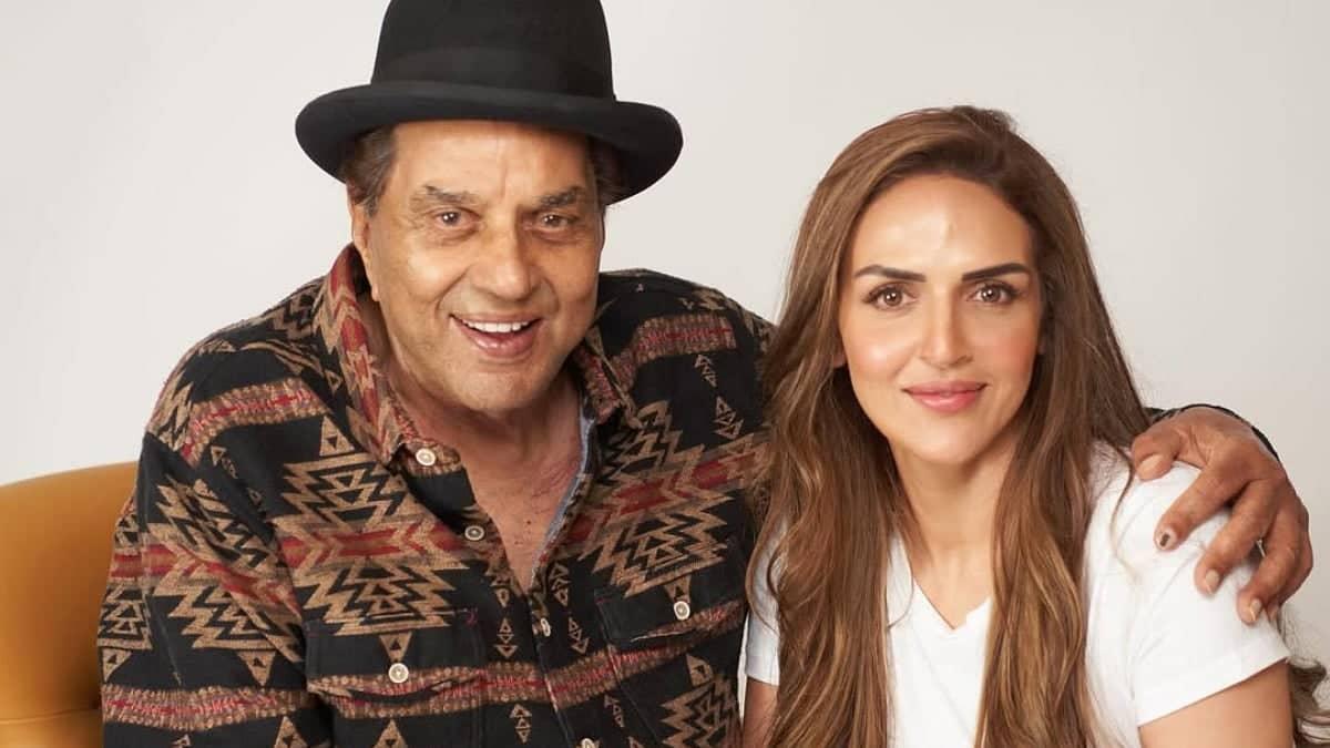 Esha's Heartfelt Note for Papa: A Total Showstopper!