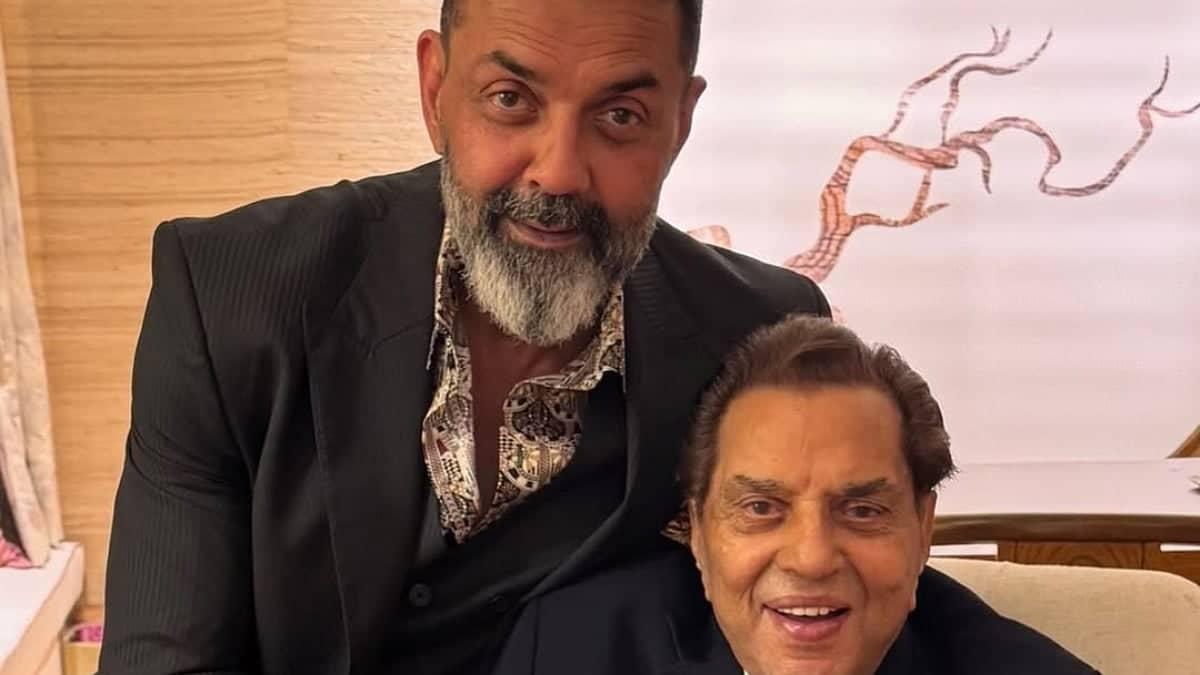 Bobby Ka Dil: Dharmendra Baba Ki Yaad Mein Sab Ro Rahe Hai