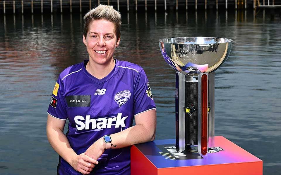 Elyse Villani retires after leading Hurricanes to glory