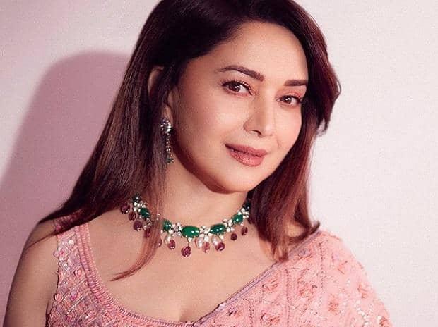 Madhuri Dixit ka Juhu flat becha, ₹3.9 crore mein chhakka maara!