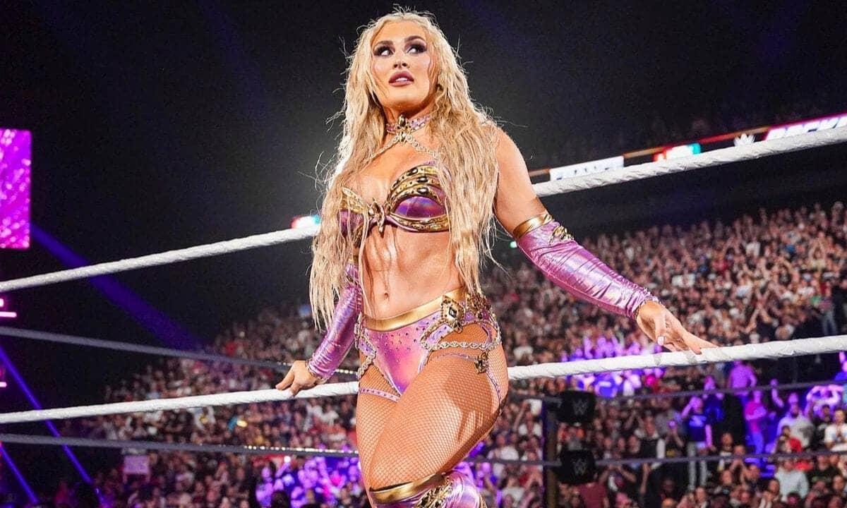 Tiffany Stratton ki WWE se chutti, poolside pe hai masti