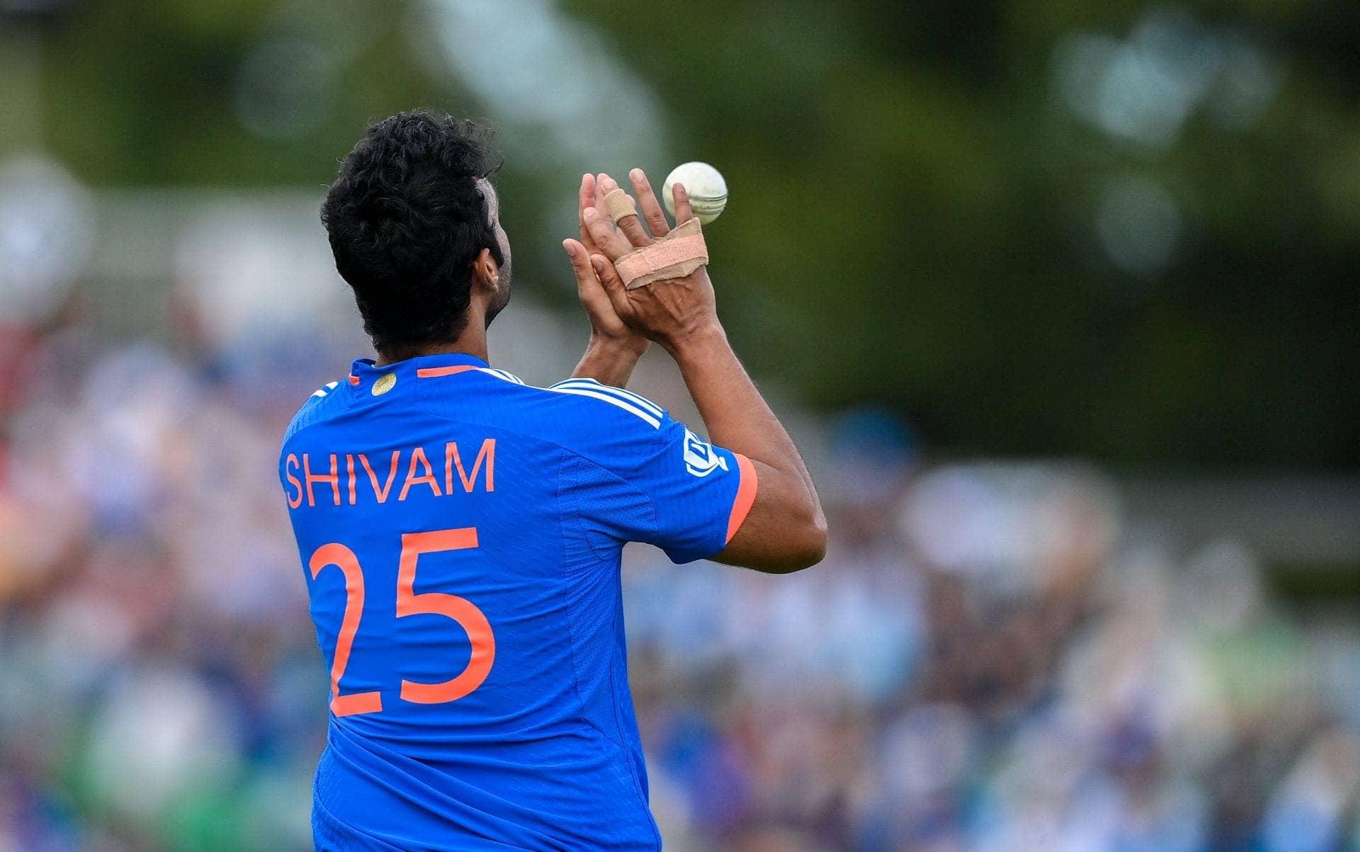 Shivam Dube ka ek haath se catch, Hendricks ko pakda!