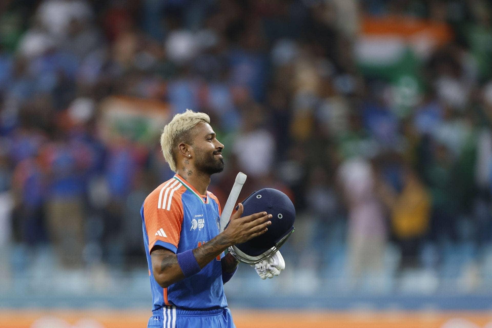 Hardik Pandya's Heartwarming Gesture Towards Cameraman Post Match