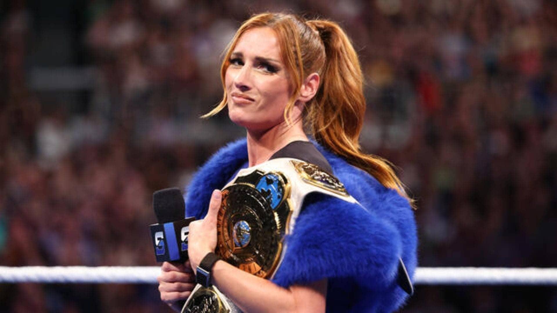Becky Lynch Returns to WWE RAW, Challenges Maxxine Dupri!