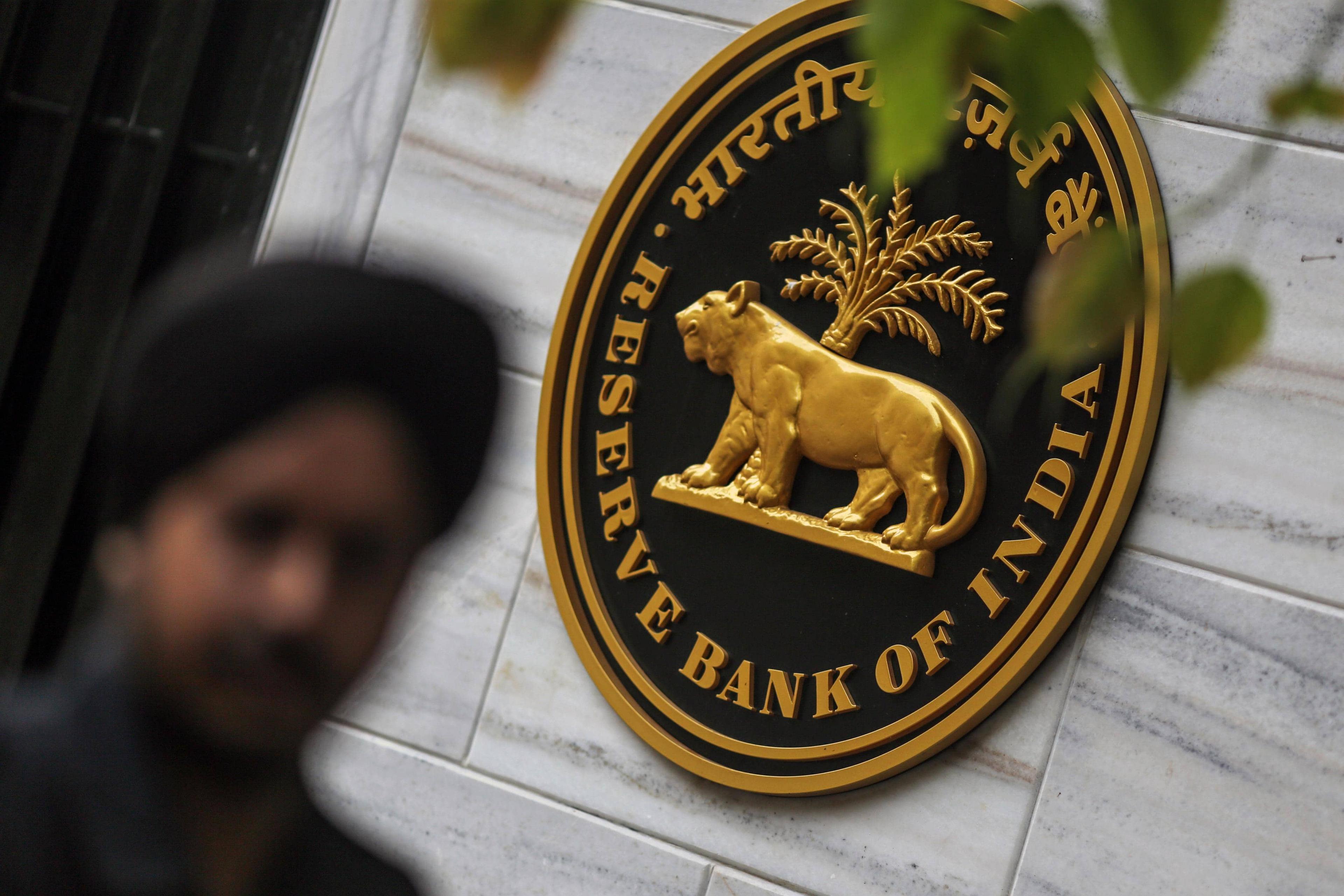 RBI's Smooth Vibes: External Risks Can't Rattle India, Baby
