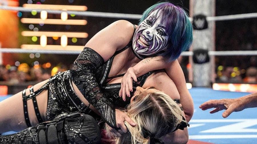 Asuka ka zabardast taana, Alexa Bliss ki chop par mazak