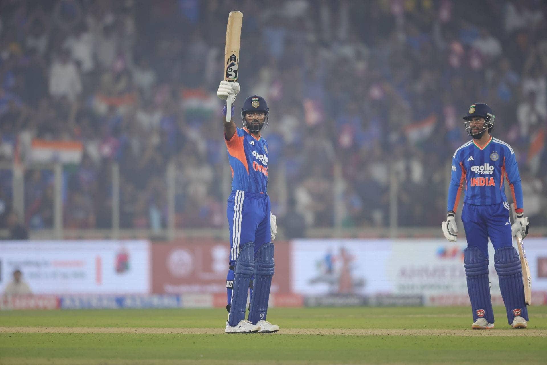 Hardik Pandya's 19-ball Fifty: A Six-Hitting Masterclass