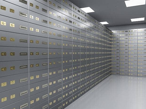 Locker ka khazana: Bank ki zimmedaari sirf ek sapna hai