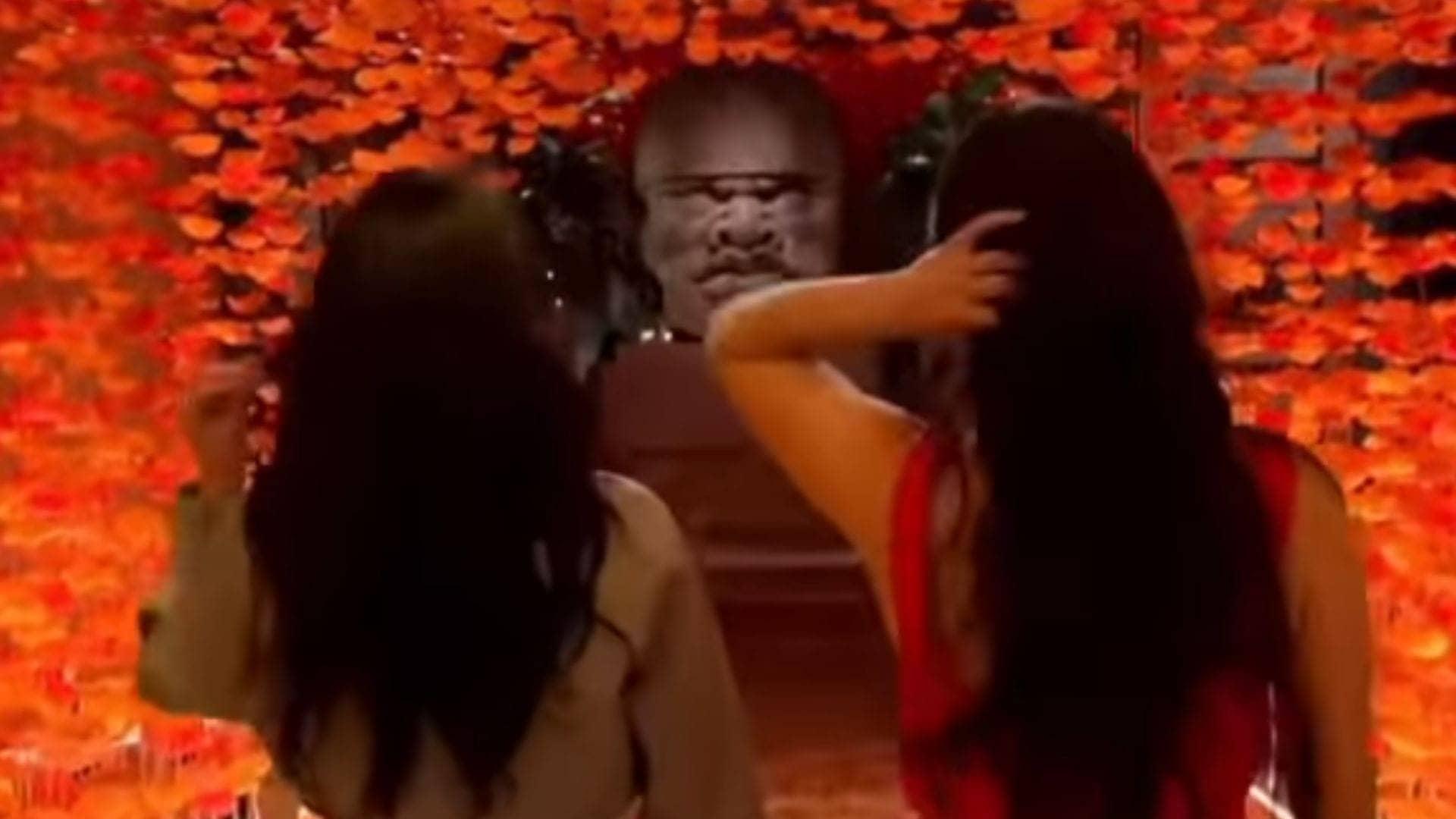 Bella Twins ka gold churaane ka junoon, retirement se pehle!