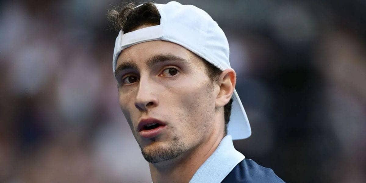 Ugo Humbert ne phone check kiya, haar gaya match mein bhai!