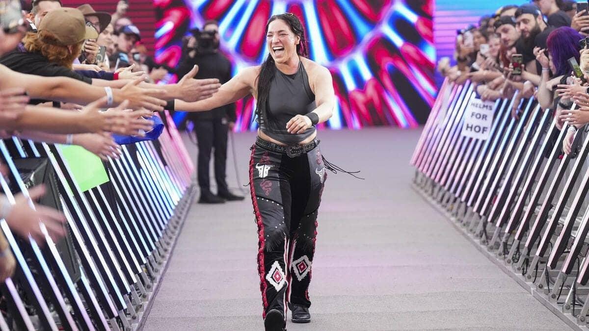Raquel Rodriguez's SmackDown Showdown: Meet 'Ring Side Raq'