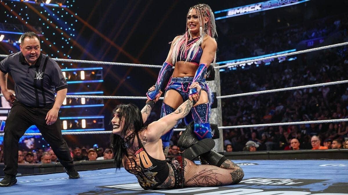 WWE SmackDown: Giulia Stomps Ripley, WrestleMania Buzz Builds!