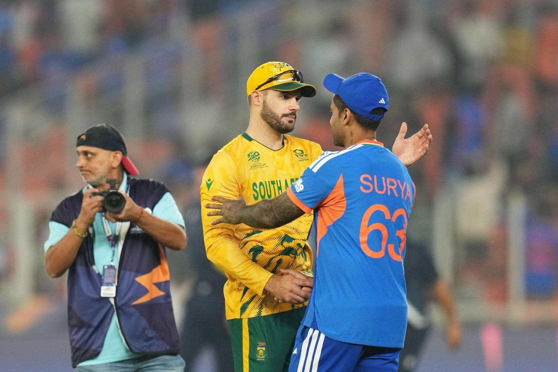 India's T20 World Cup Hopes Dangle After 76-Run Loss