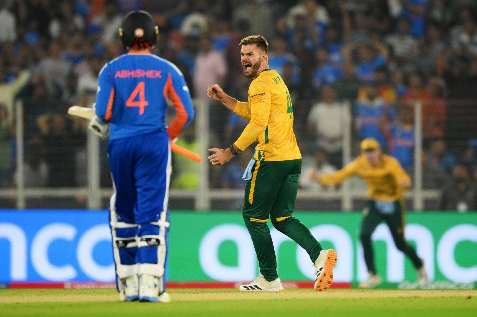 Parthiv Patel ki shayari: India ki batting hai *kacha aam*!