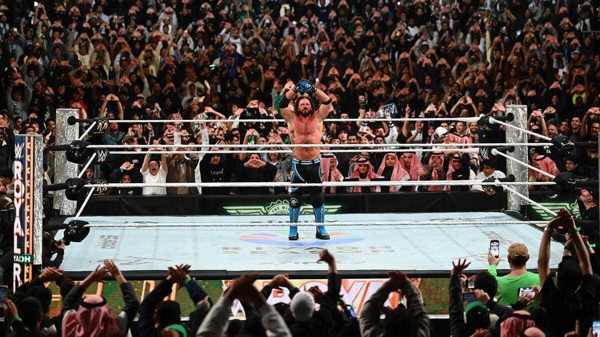 Becky Lynch Vows to Send AJ Lee Packing at Elimination Chamber