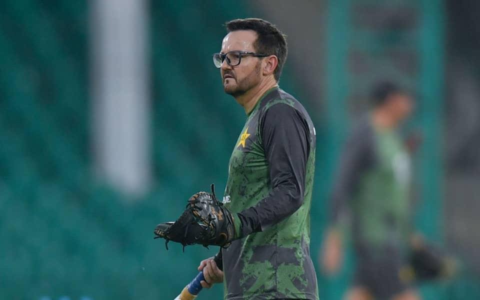 Pakistan Wizards Stir Trouble Over Coach Mike Hesson's Spells