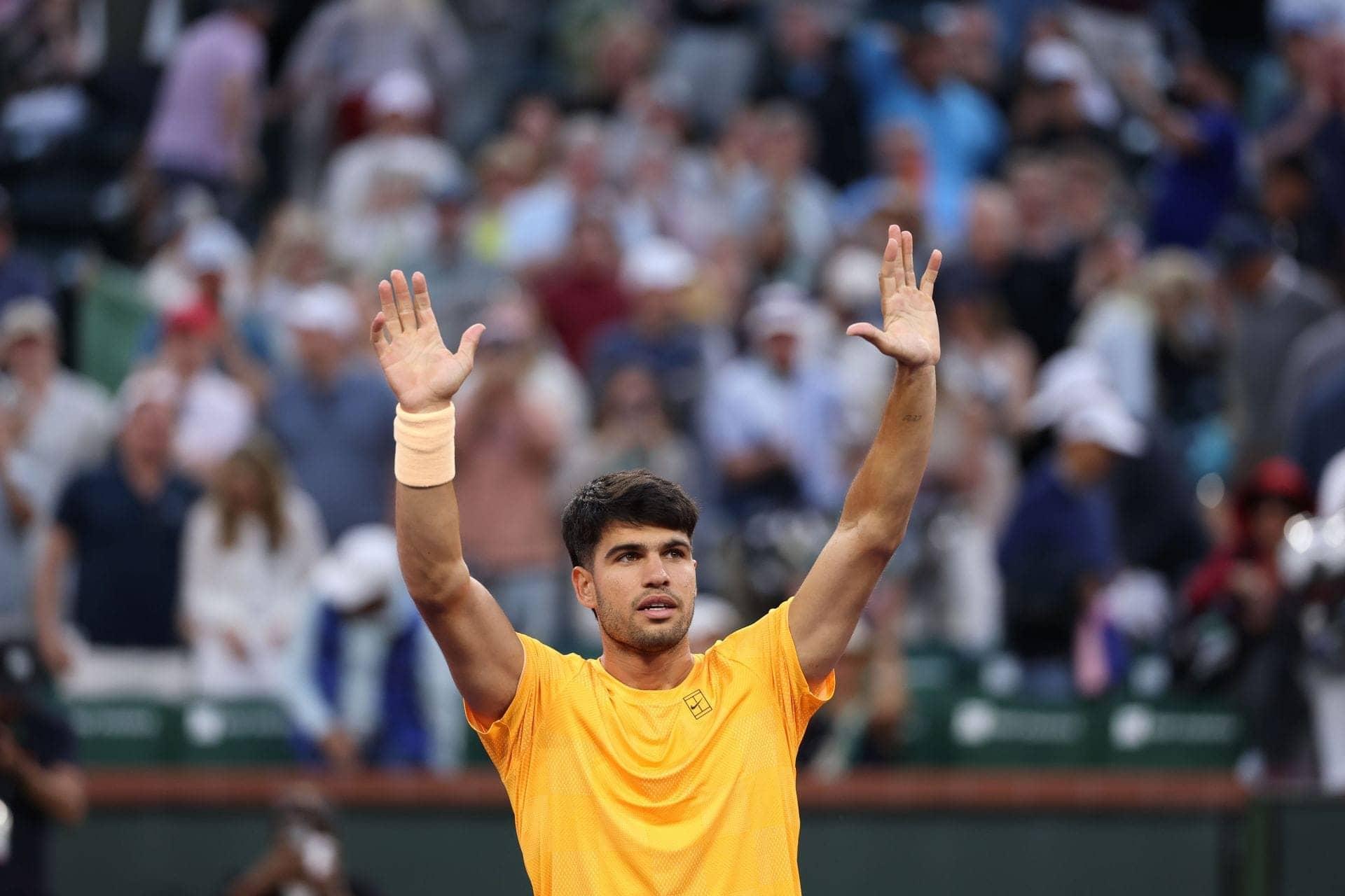 Carlos Alcaraz ka stylish gear: Sneakers aur racket bag ki baatein