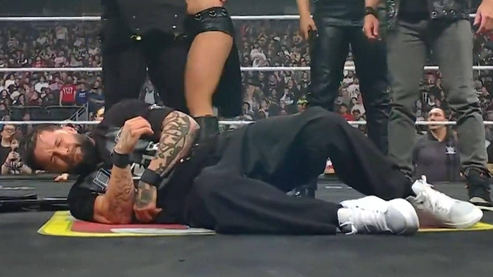 Finn Balor ka Judgment Day se alvida, medical help ki zarurat!