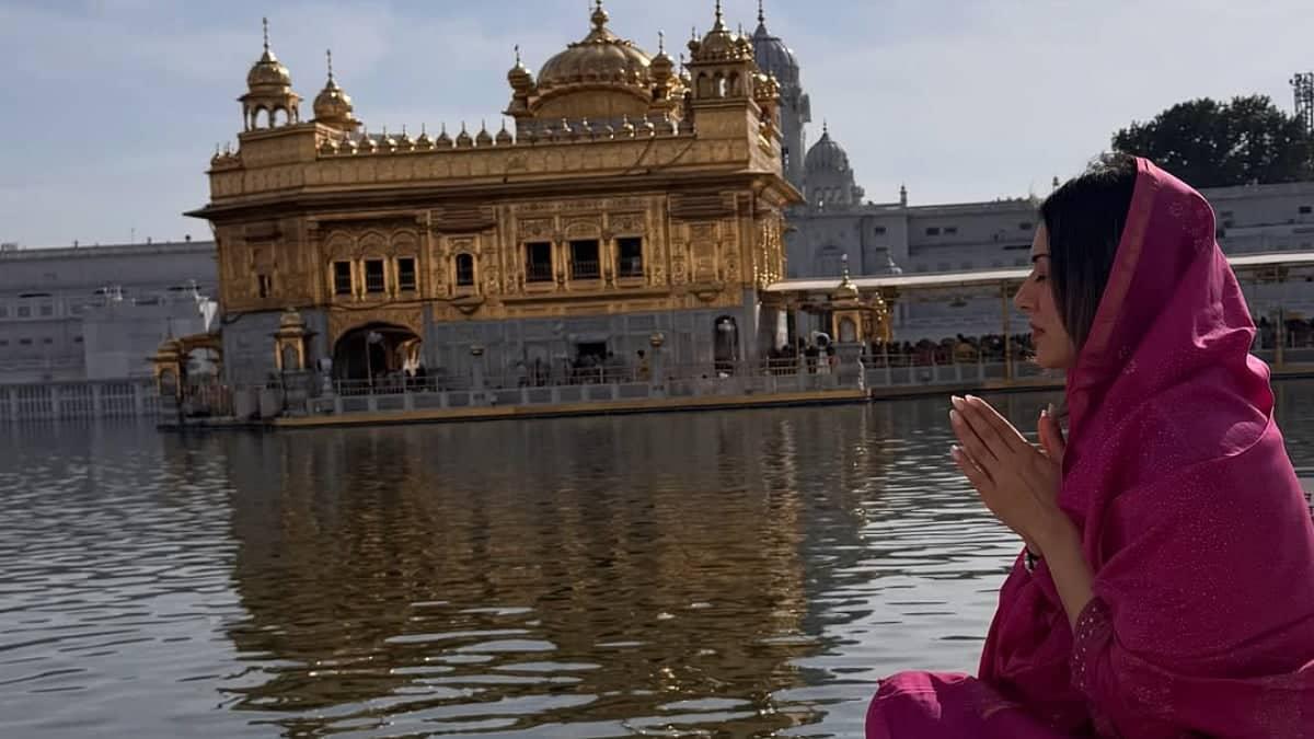 Hansika Motwani Reflects at Golden Temple After Divorce