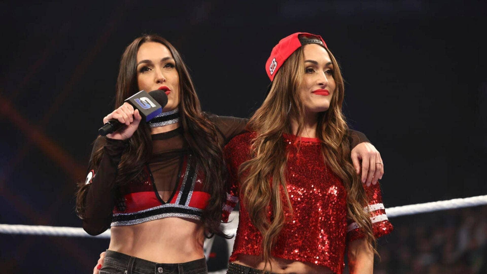Bella Twins ka SmackDown pe dhamaka, gold ke liye tayar hai!