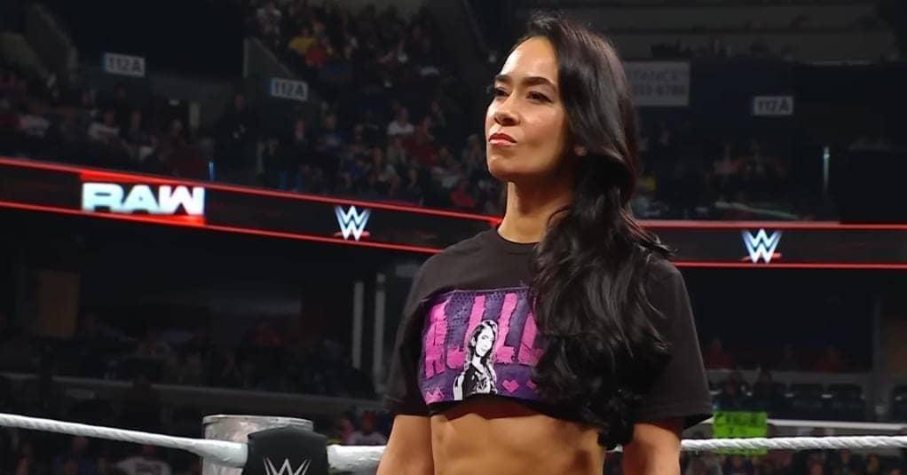 AJ Lee Ka Dhamaka; Bayley Ki Dosti Aur Surprise