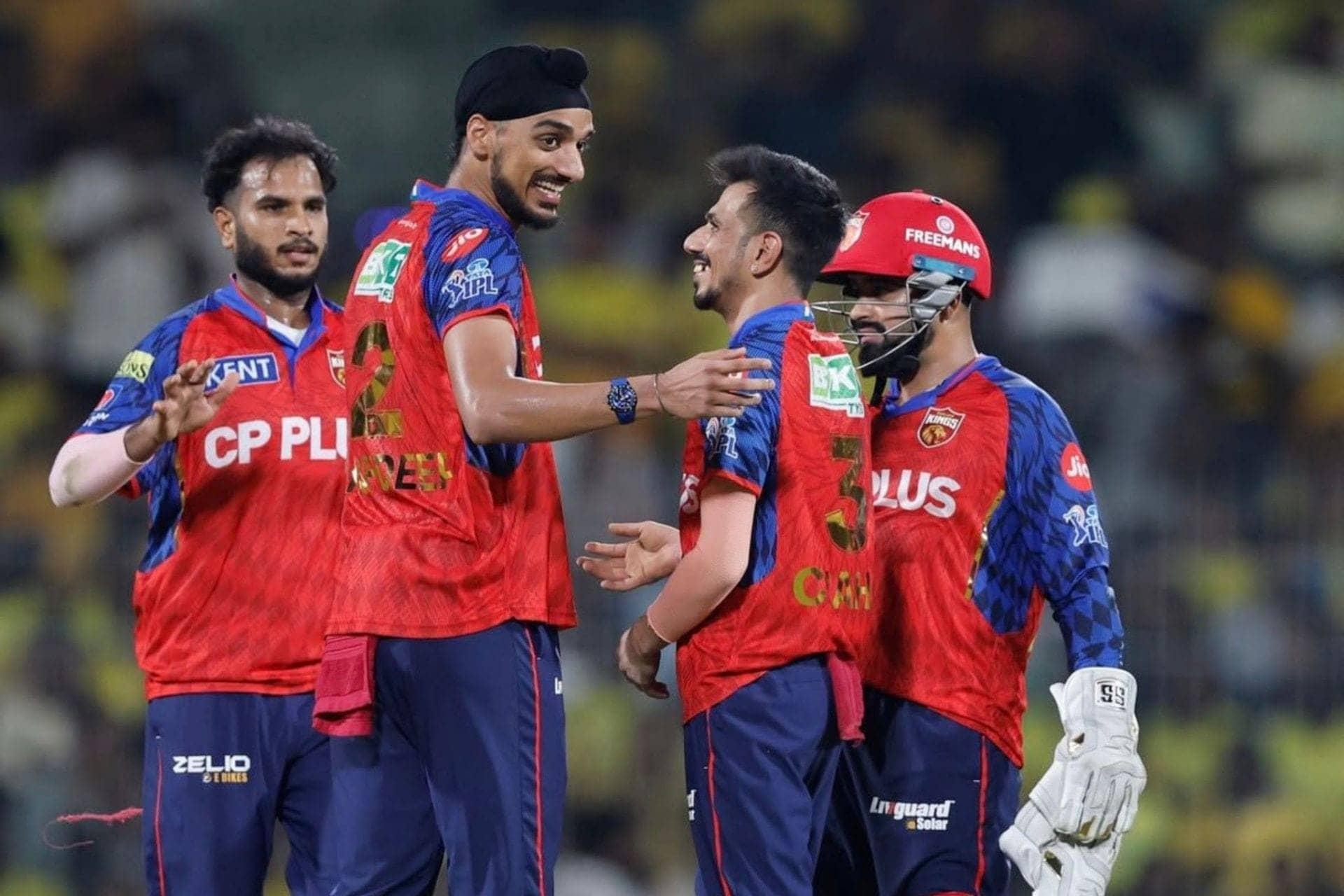 Teacher Ka Beta, Bowlers Ki Khaatir Dhamaaka