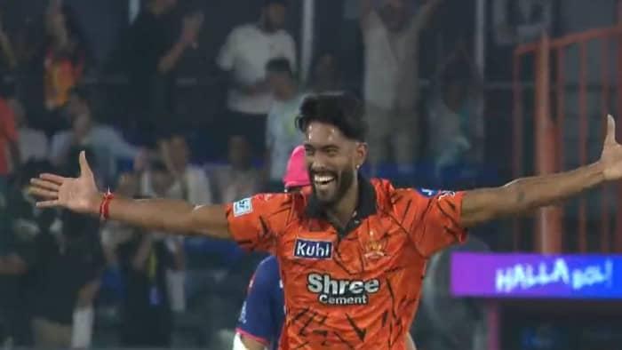 Praful Hinge's Unbelievable IPL Debut: Three Ducks in One Over!
