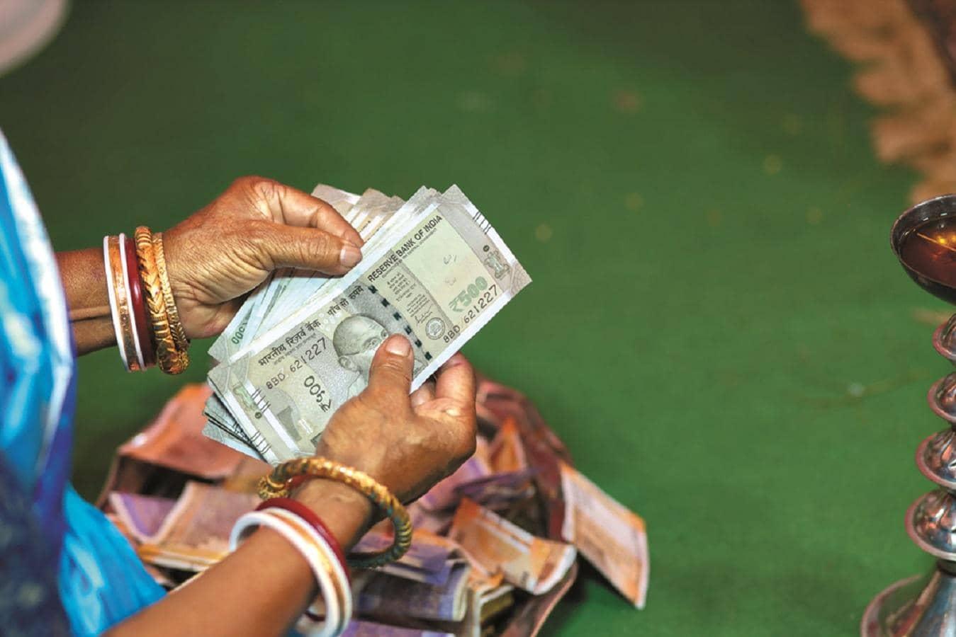 India's Lending Explosion: Credit Cards and Unsecured Loans Soar