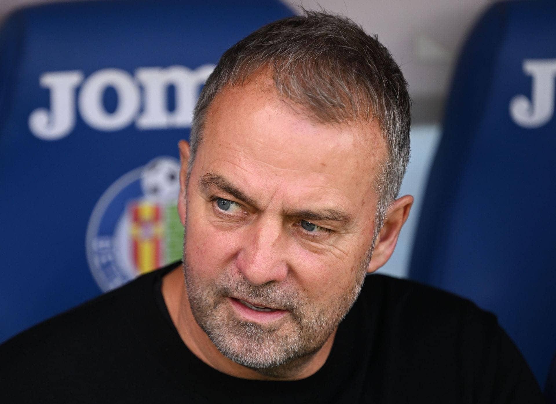 Barcelona Targets Julian Alvarez as Lewandowski's Successor