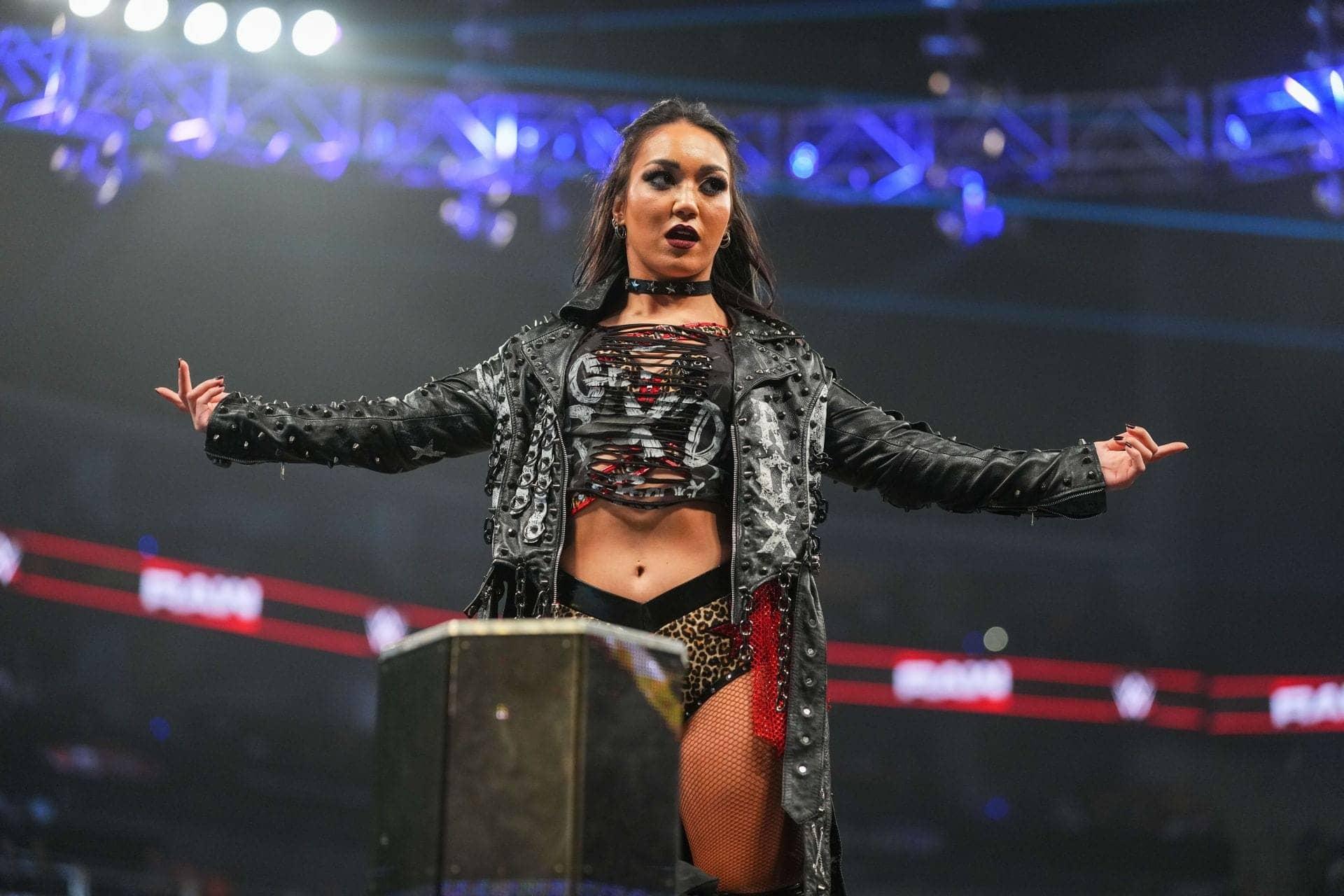 Roxanne and Valkyria's Epic Showdown in WWE RAW!
