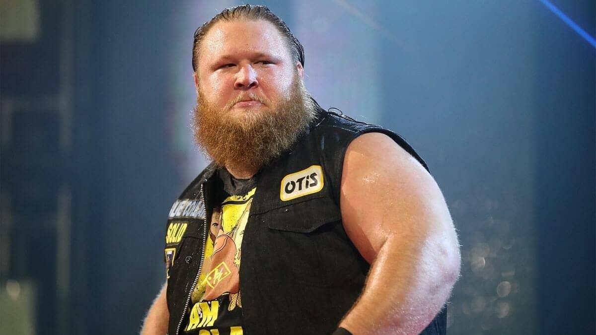 Otis pulls a romantic stunt in WWE ring with a kiss
