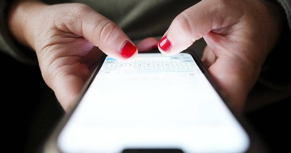 Manitoba Doctors Make Bold Move to Ban Social Media for Kids