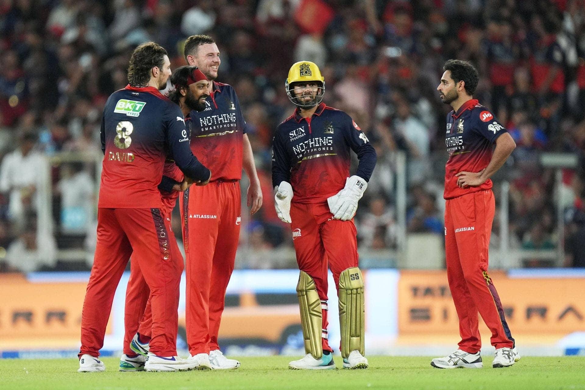 Is Bhuvneshwar Kumar's Career Over? Aakash Chopra Speculates