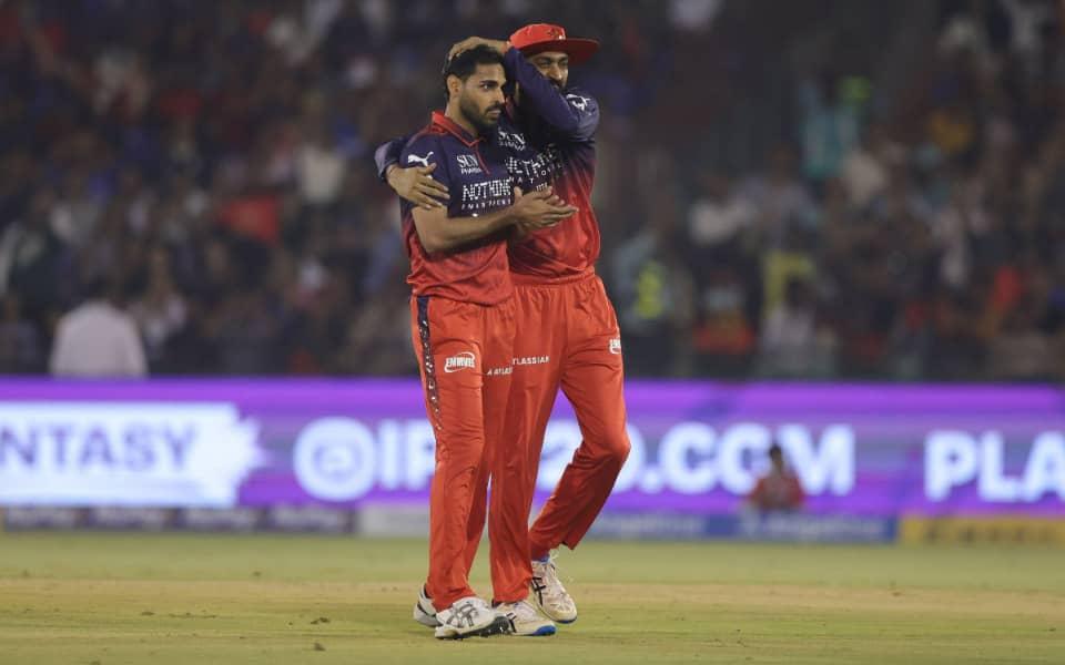Bhuvneshwar Kumar Ki Shayari: Team Se Door, Par Dil Se Nazdeek