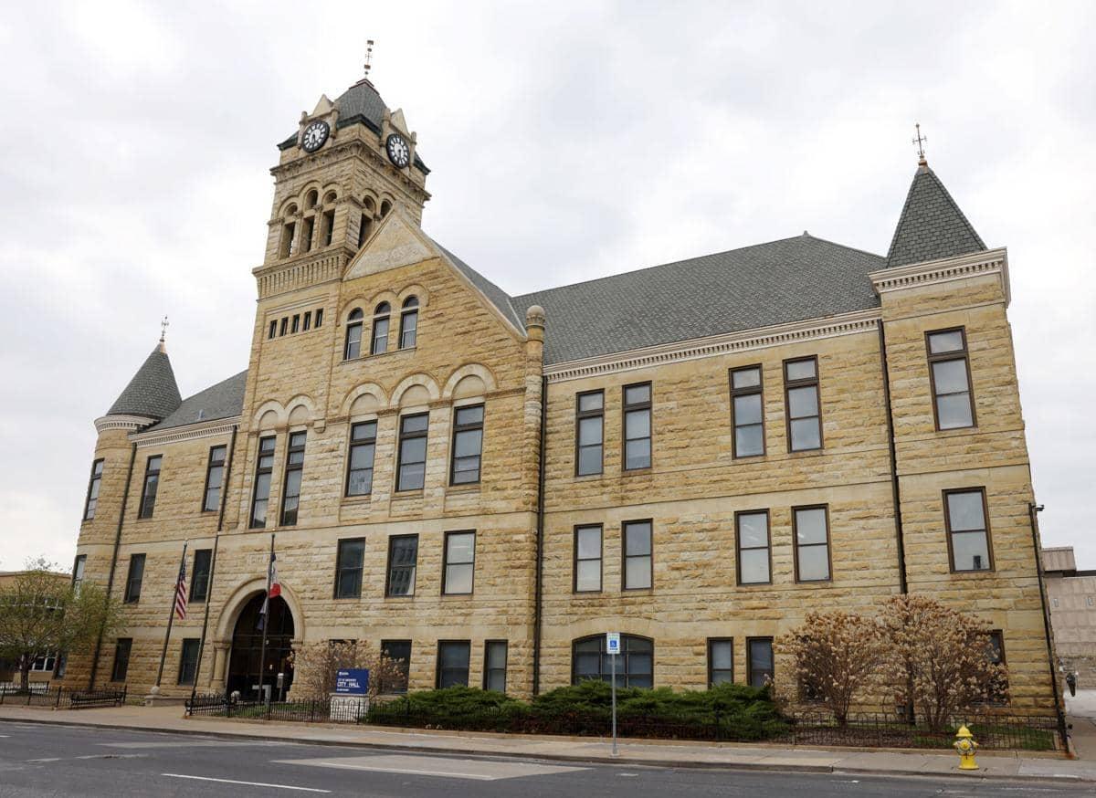Clinton and Davenport Prepare for Exciting Election Showdown
