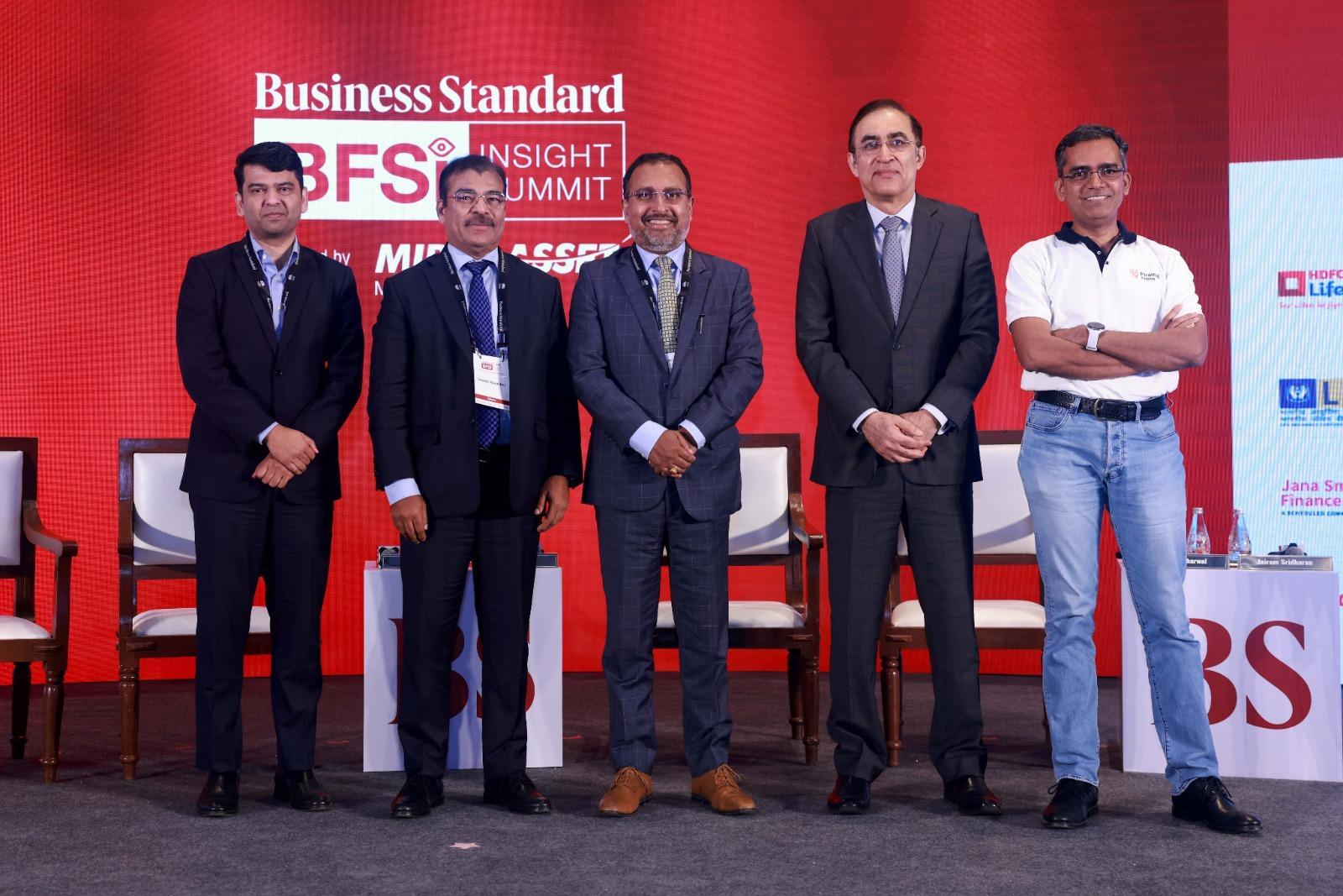 NBFCs ka bank license ka chakkar: Kya ab zarurat hai?