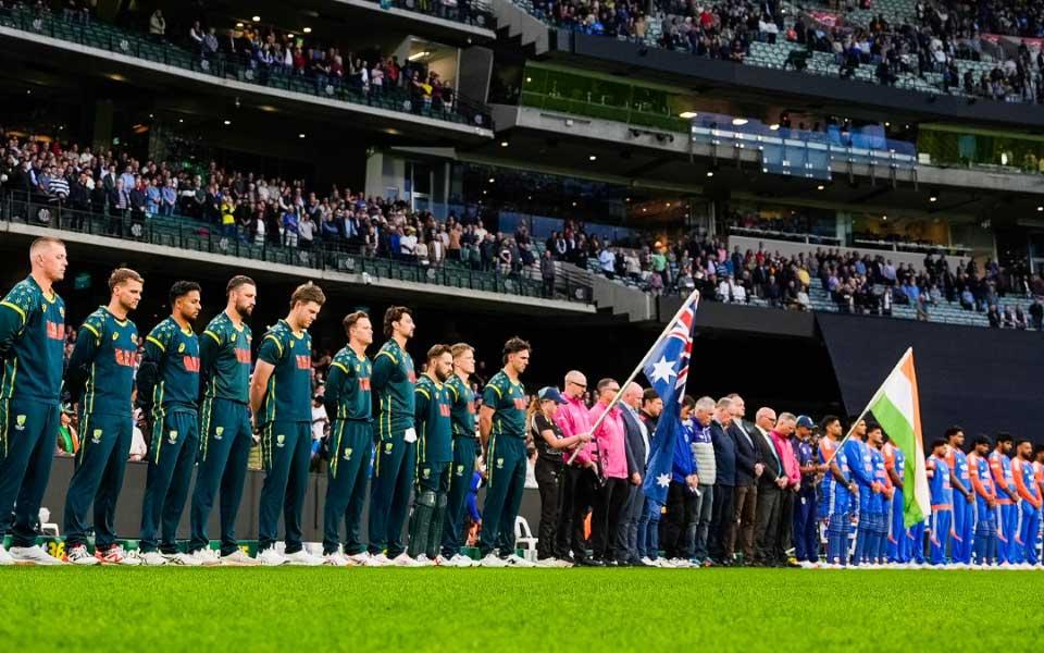 AUS vs IND T20I: Black Armbands Aur Cricket Ka Drama!