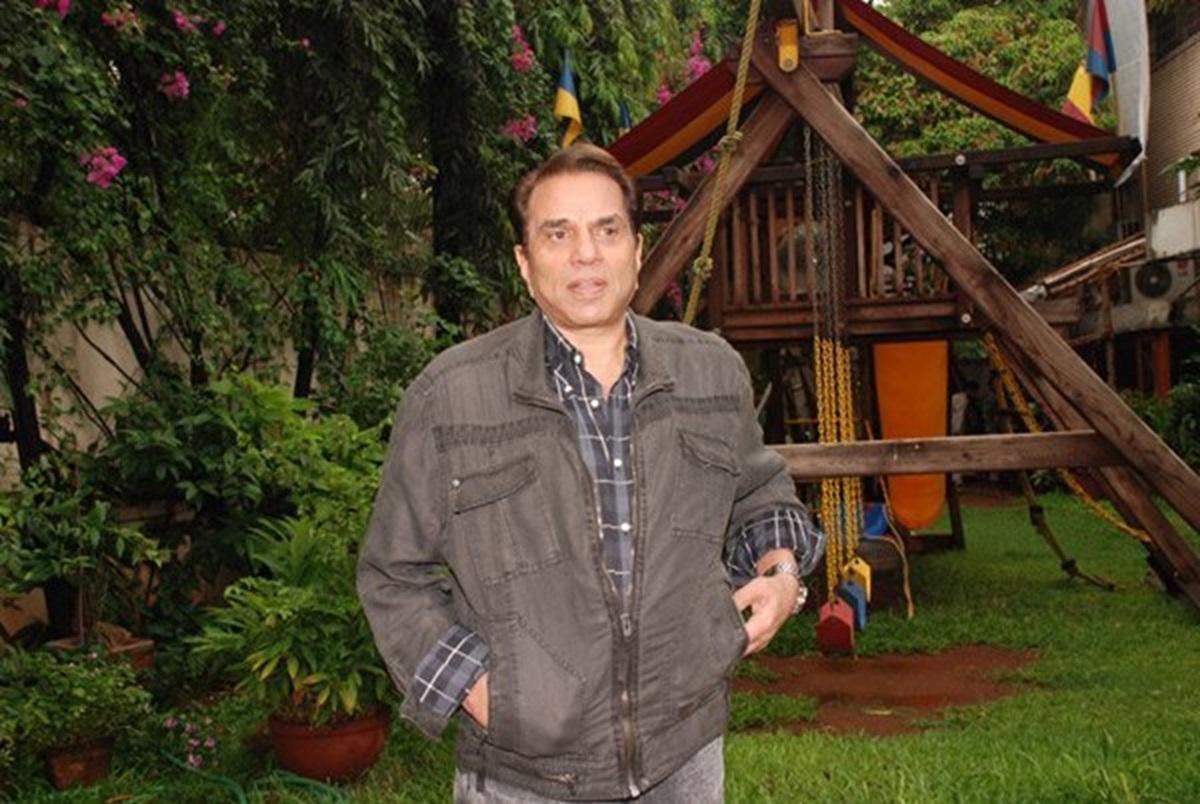 Celebrate Dharmendra: Must-Watch Movies of Bollywood's He-Man