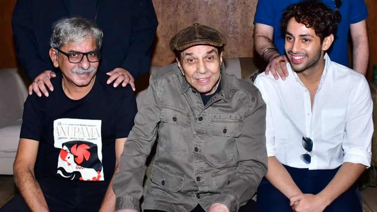 Dharamji Ki Yaadon Ka Ikkis: Fans Ka Pyaar Aur Dastaan