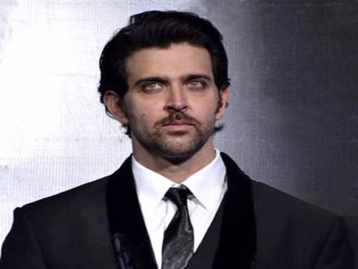 Hrithik Roshan ki Juhu property deal: Desh dekh raha hai!