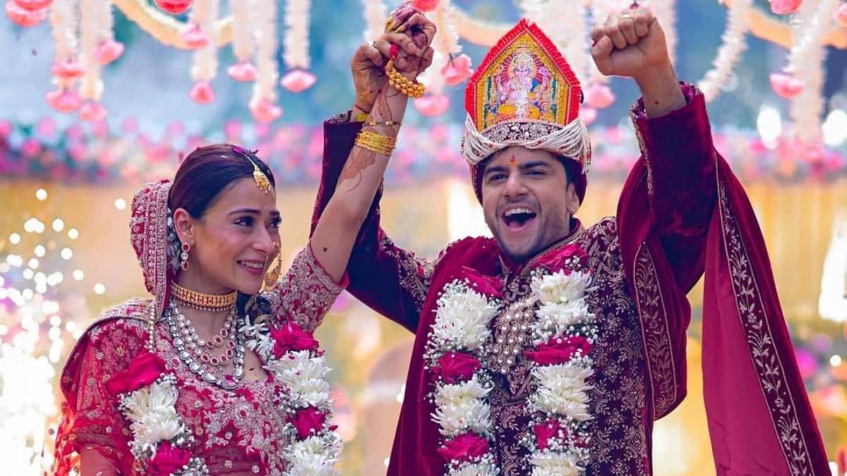 Sara 36, Krish 32: Love Knows No Age Gap, Right?