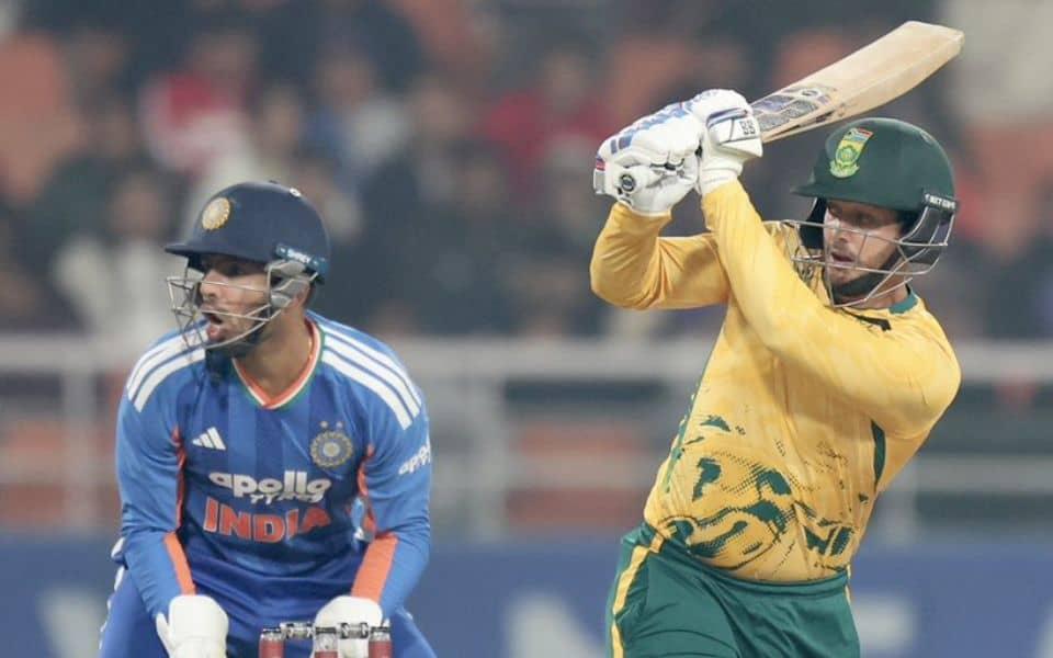 De Kock ki dhamaka innings aur Baartman ki bowling se series 1-1