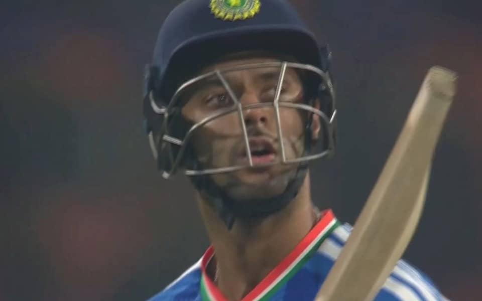 Chopra ne Dube ko No 8 bhej kar tanqeed ki Siddhu Paaji