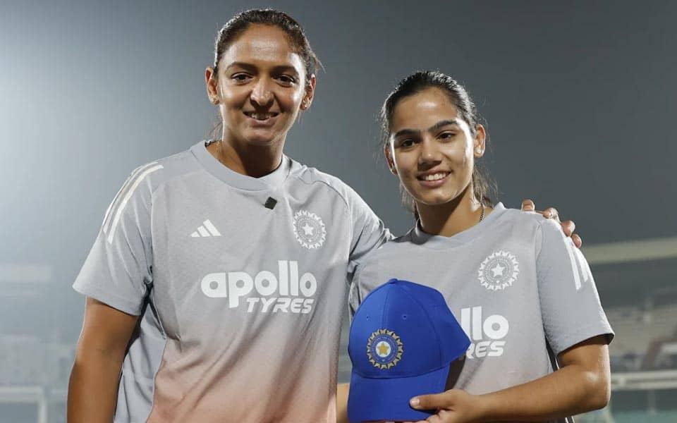 India Women’s Team Crushes Sri Lanka in T20I Opener