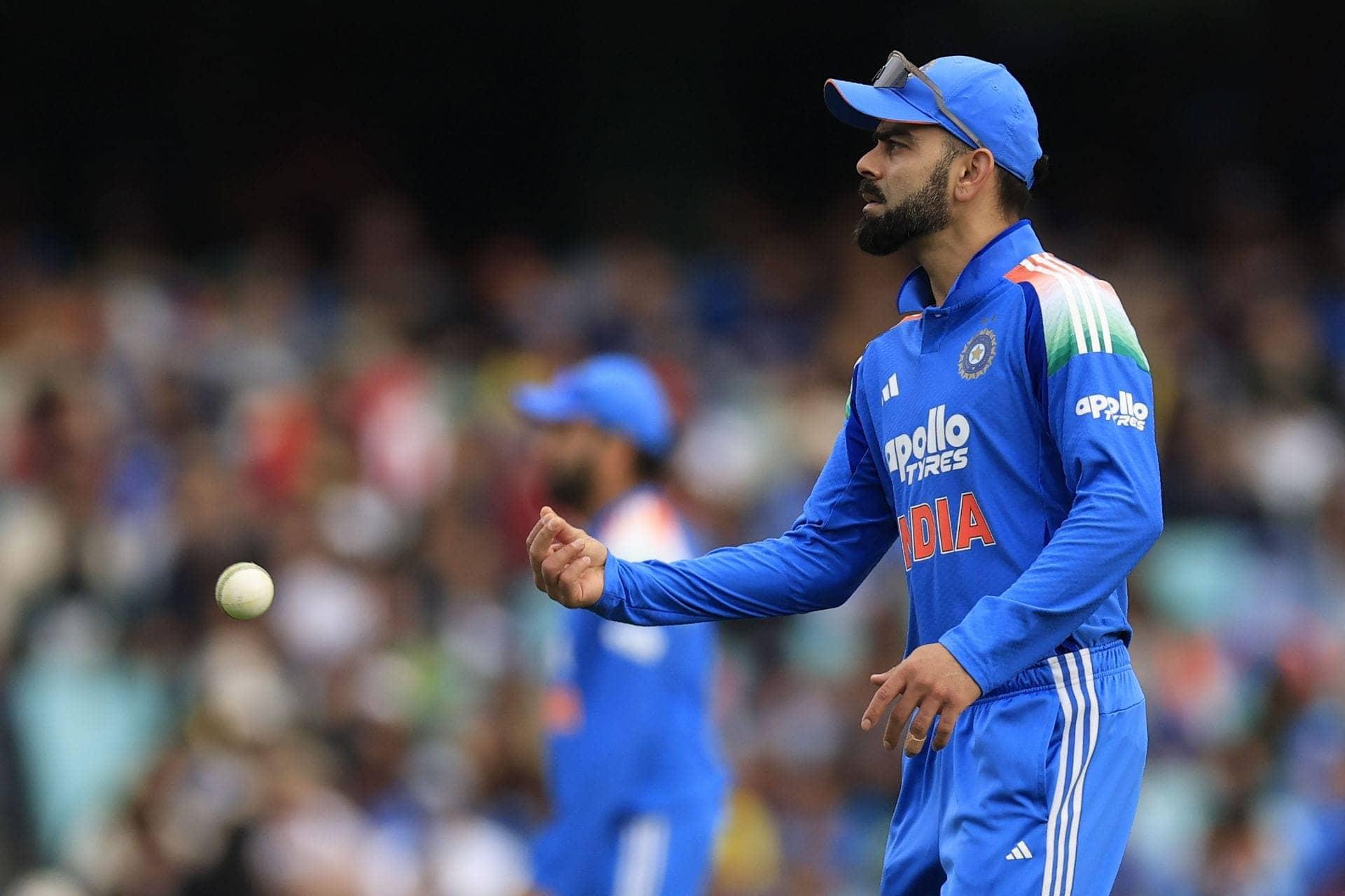 Kohli Takes Off to Bengaluru for Vijay Hazare Trophy 2025-26